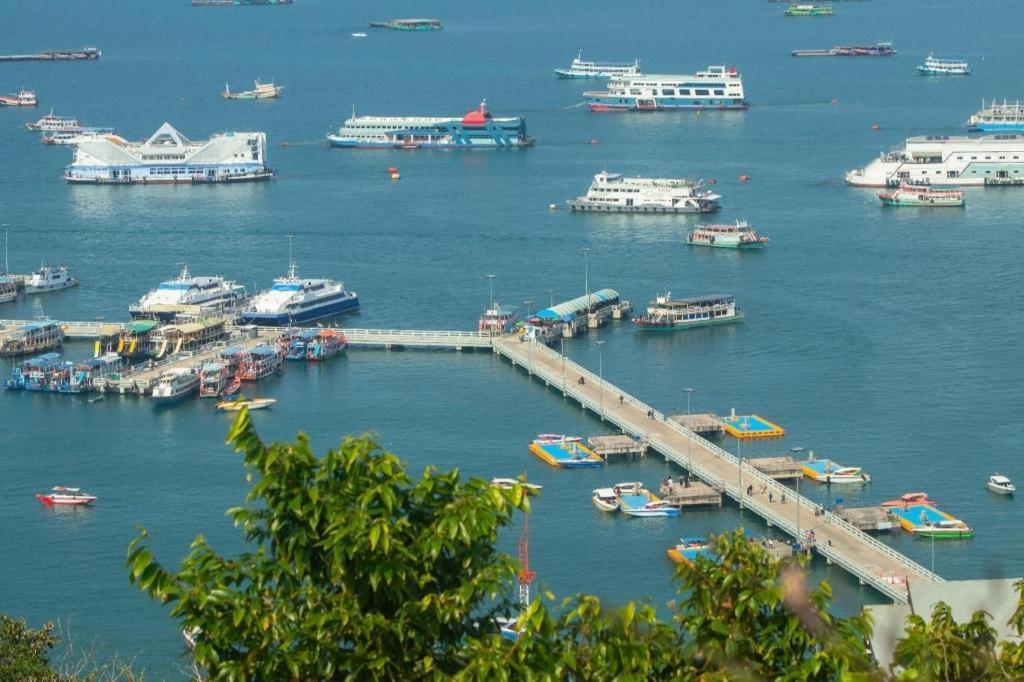 Tycoon Place Garden Pattaya Bagian luar foto