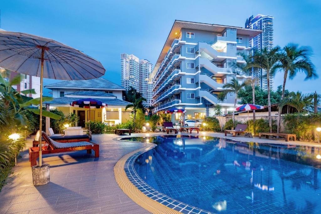 Tycoon Place Garden Pattaya Bagian luar foto